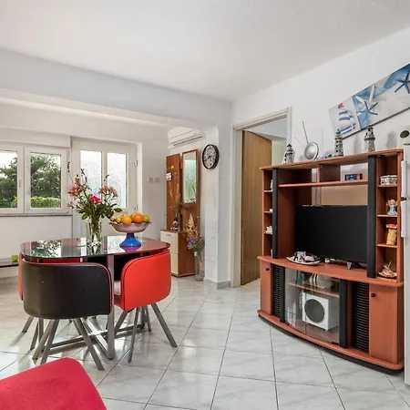 5575c Apartment *