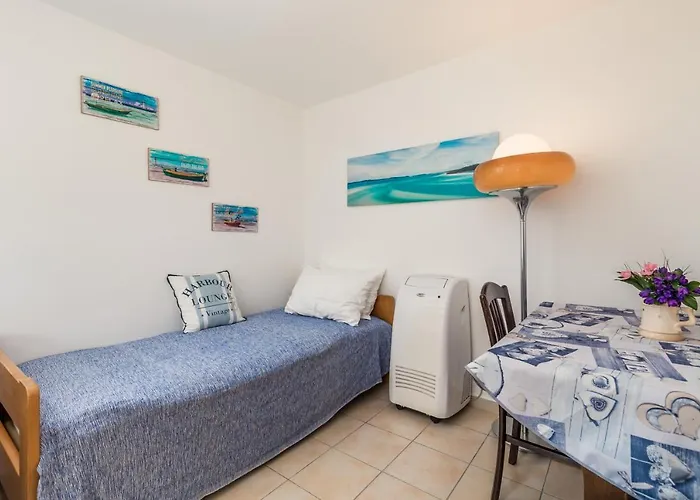 Apartment 5575c *