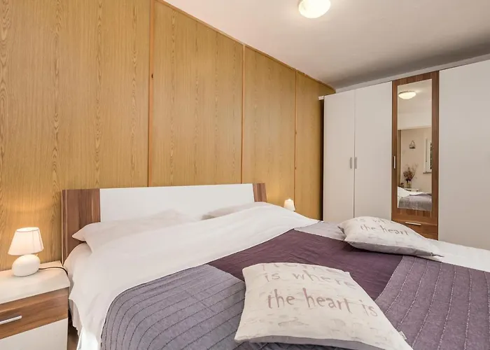 5575c Apartment *